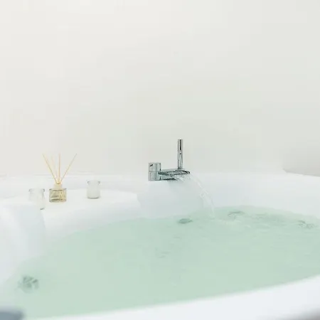 Bed & Breakfast Matine' Suits &