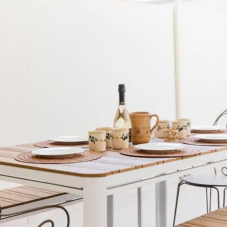 Bed & Breakfast Matine' Suits & Matino