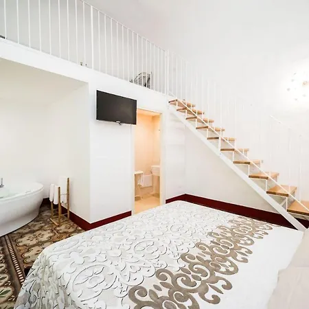 Bed and Breakfast Matine' Suits & Matino