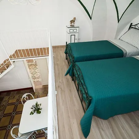 Bed & Breakfast Matine' Suits &